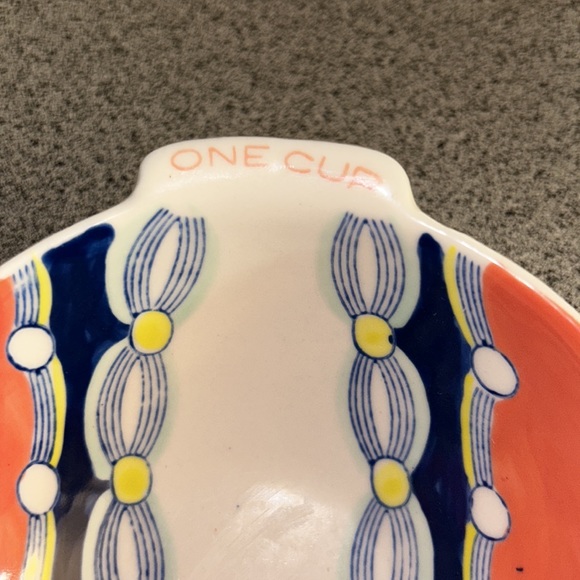 Anthropologie 1 cup measuring ceramic bowl with spout - Picture 2 of 8